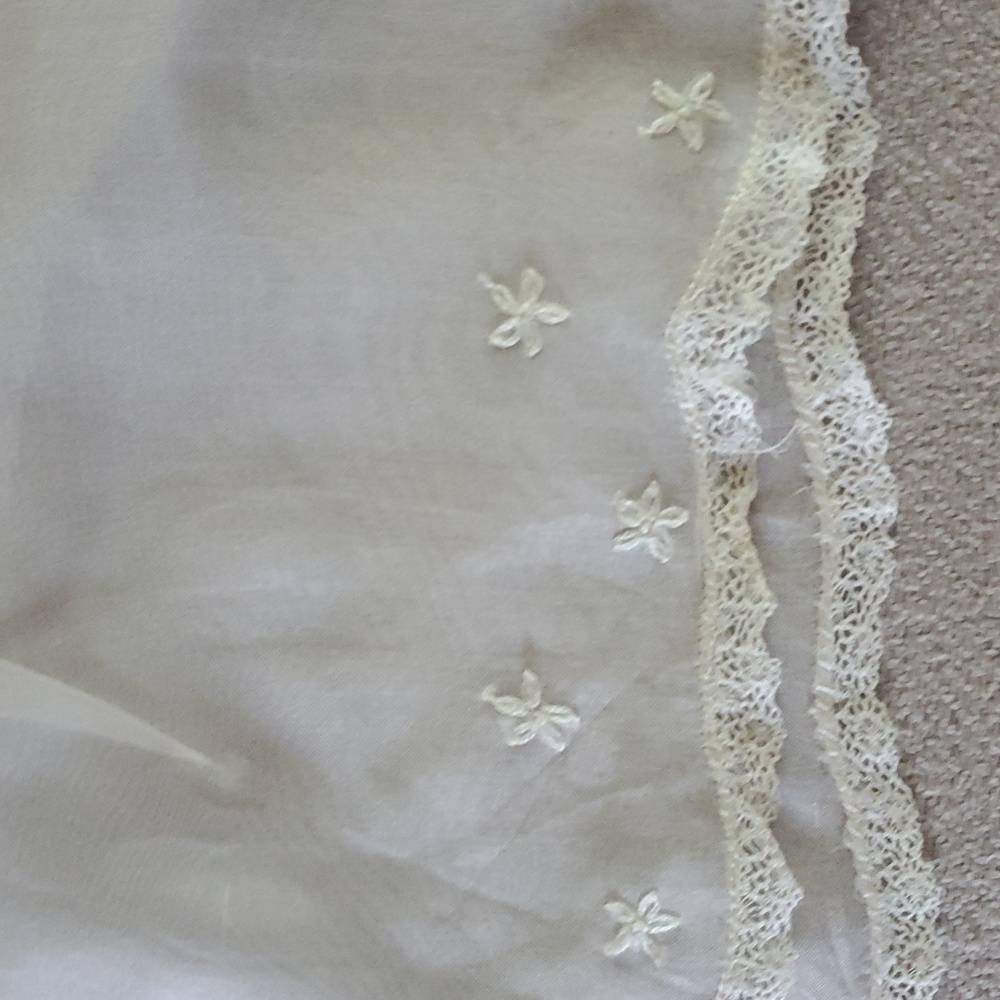 Vintage Christening Gown, Bonnets And Blankets - Picture 11 of 17